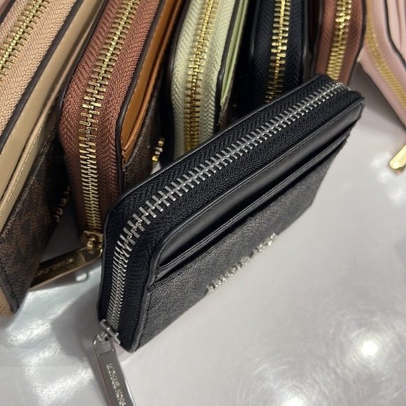 Michael Kors Jet Set Travel Medium Zip Around Card Case Black - Picture 15 of 15